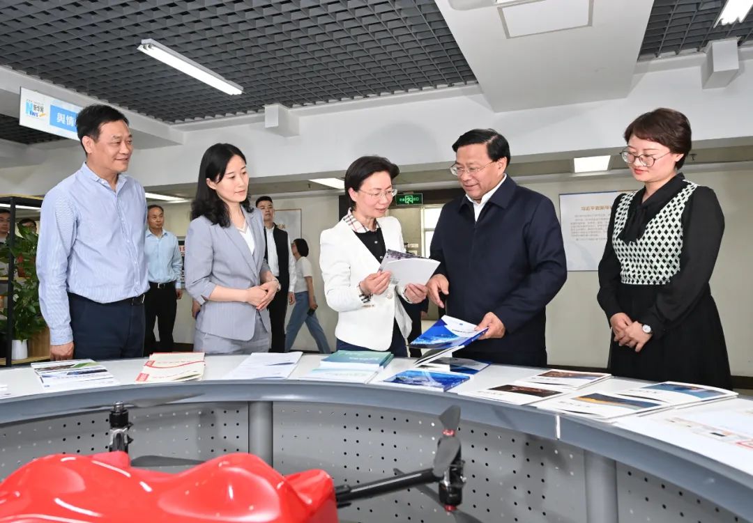 新华社.jpg