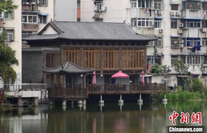 环境优美的雨花书轩。　孙雨静 摄